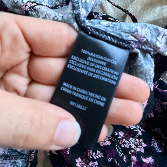 Idyllwind Black and Pink Floral kimono - Picture 5 of 5